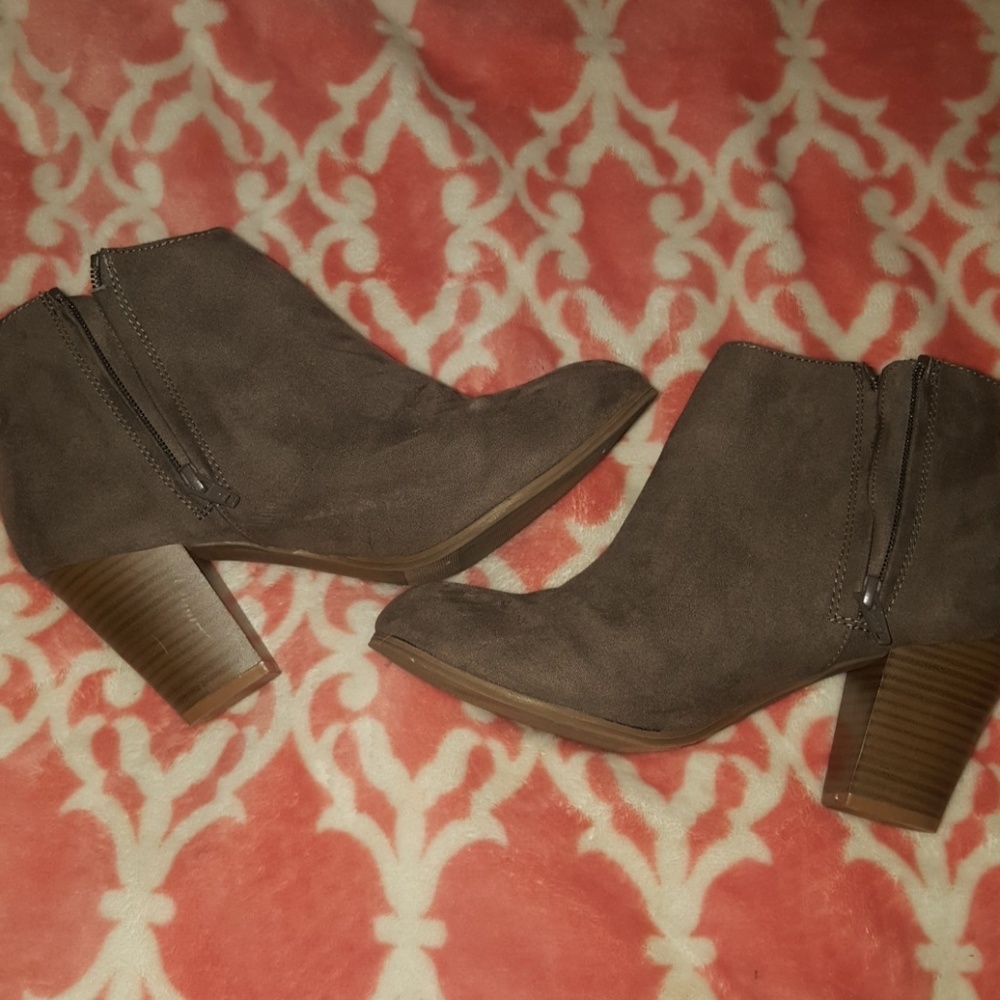 Heeled half boots